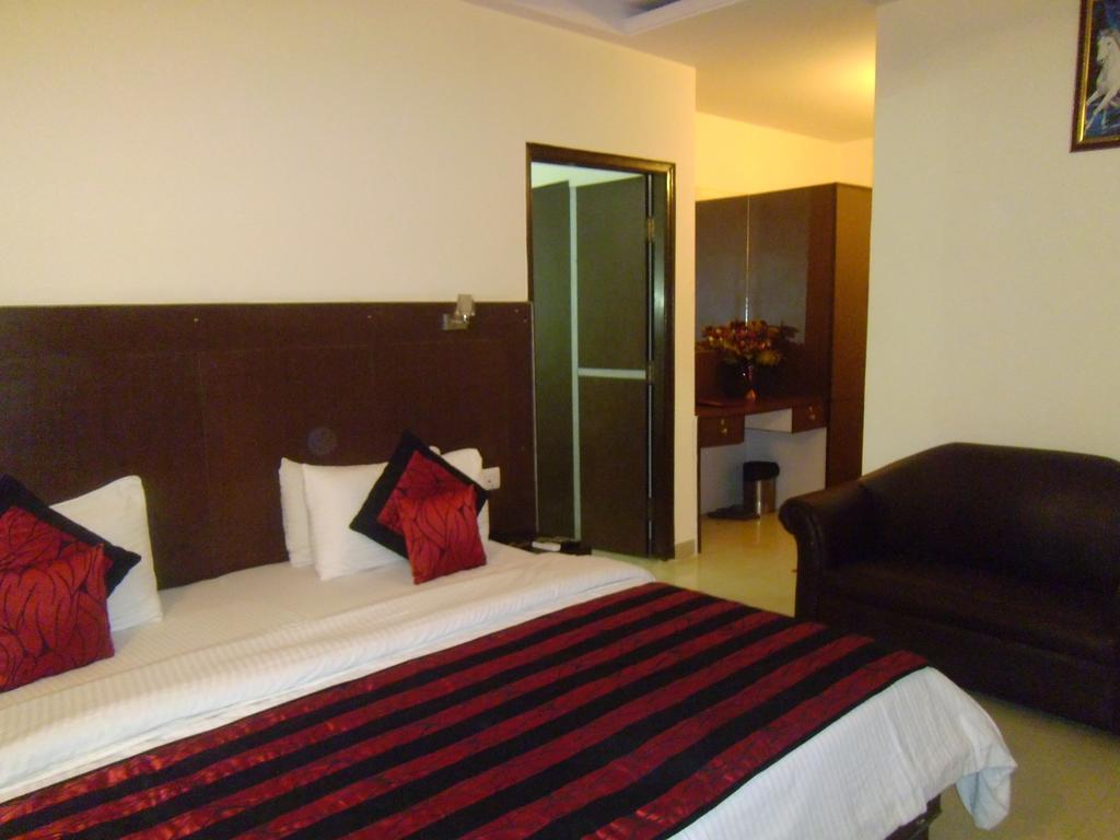 Airport Hotel Vishal Residency Нью-Дели Экстерьер фото
