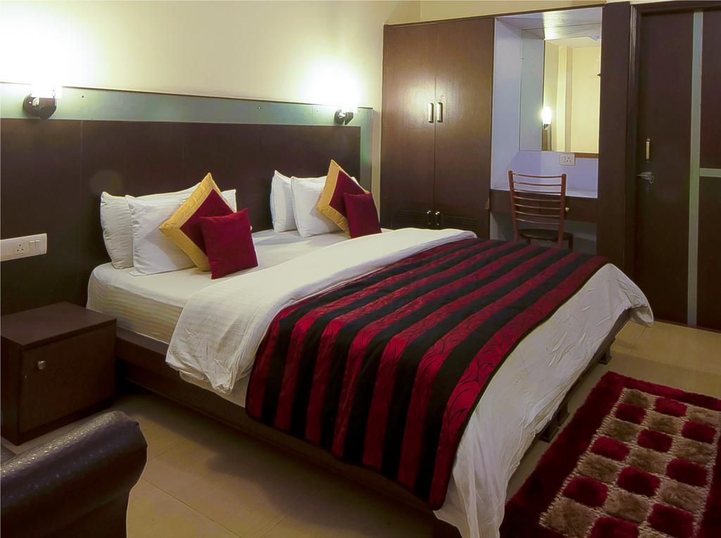 Airport Hotel Vishal Residency Нью-Дели Экстерьер фото