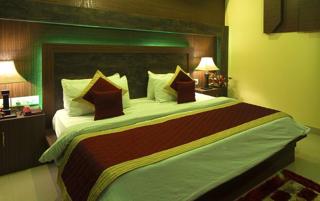 Airport Hotel Vishal Residency Нью-Дели Экстерьер фото