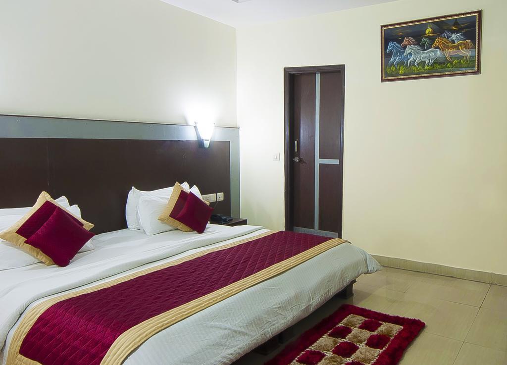 Airport Hotel Vishal Residency Нью-Дели Экстерьер фото
