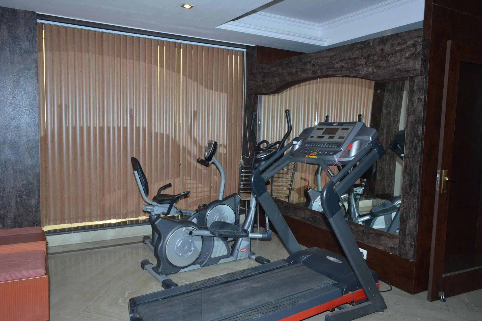 Airport Hotel Vishal Residency Нью-Дели Экстерьер фото