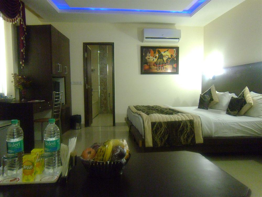 Airport Hotel Vishal Residency Нью-Дели Экстерьер фото